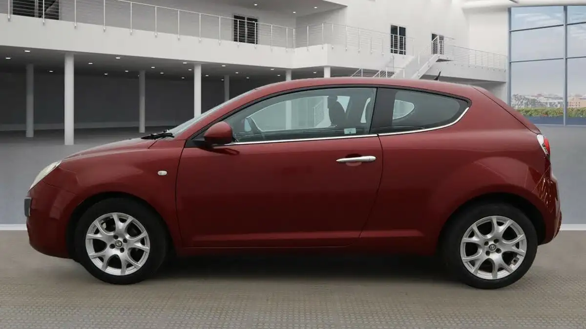 2011-alfa-romeo-mito-14-lusso-16v-big-2
