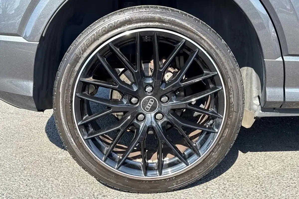 2022-audi-q2-10-30-tfsi-black-edition-big-10