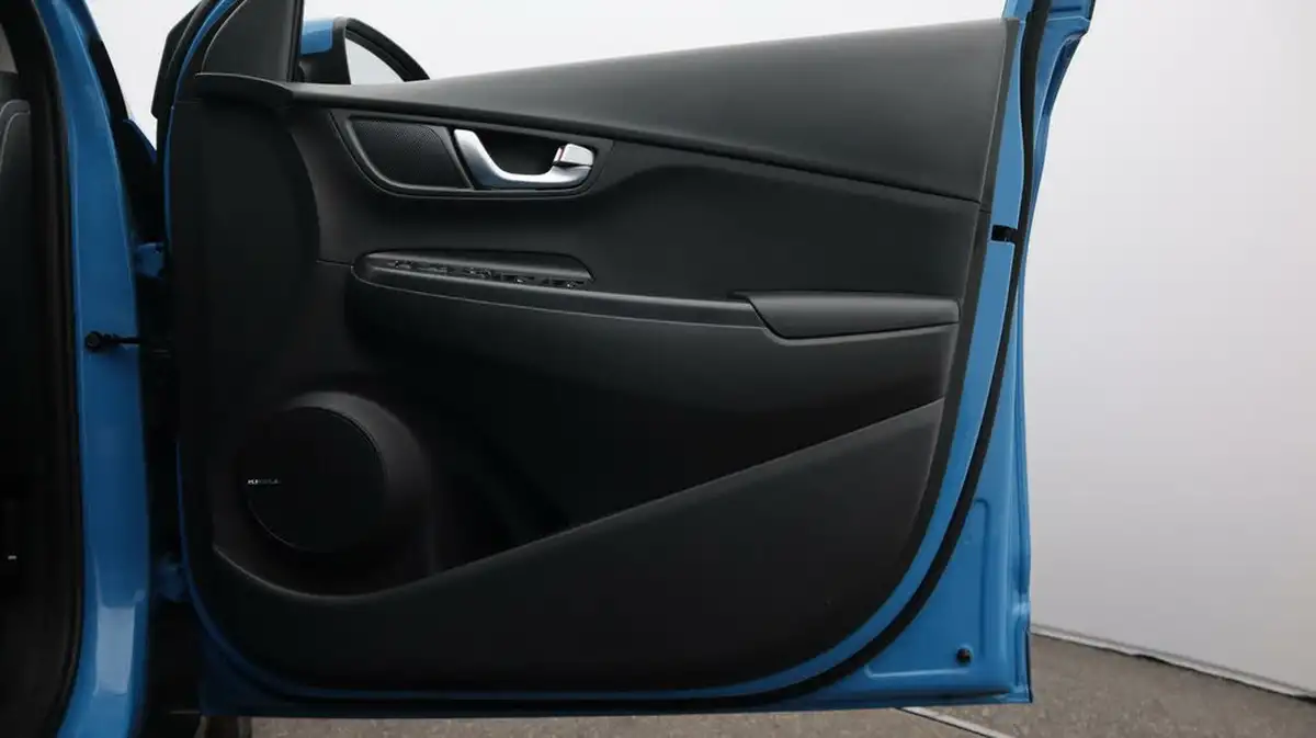 2022-hyundai-kona-e-premium-204ps-64kwh-7kw-obc-big-15