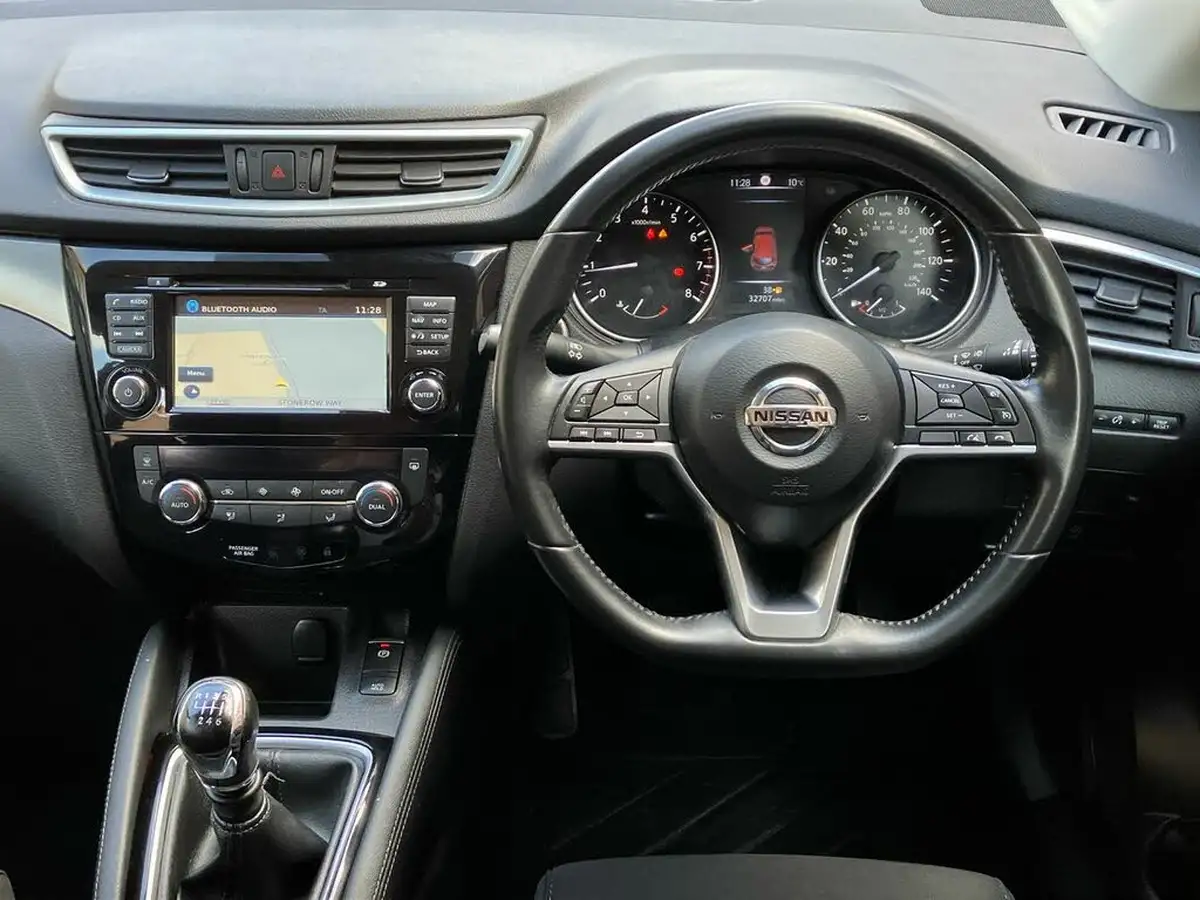 2018-nissan-qashqai-12-dig-t-n-connecta-big-16