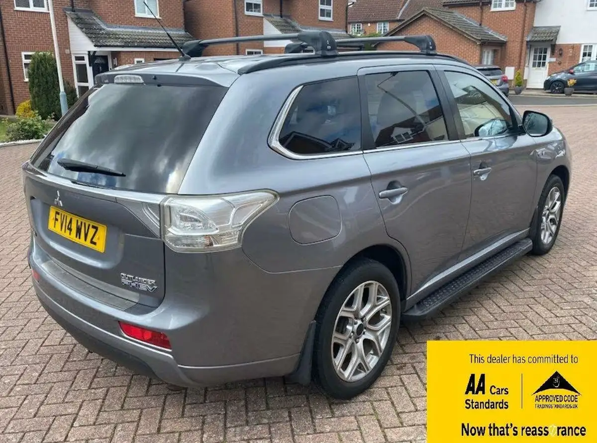 2014-mitsubishi-outlander-20-gx4hs-big-3