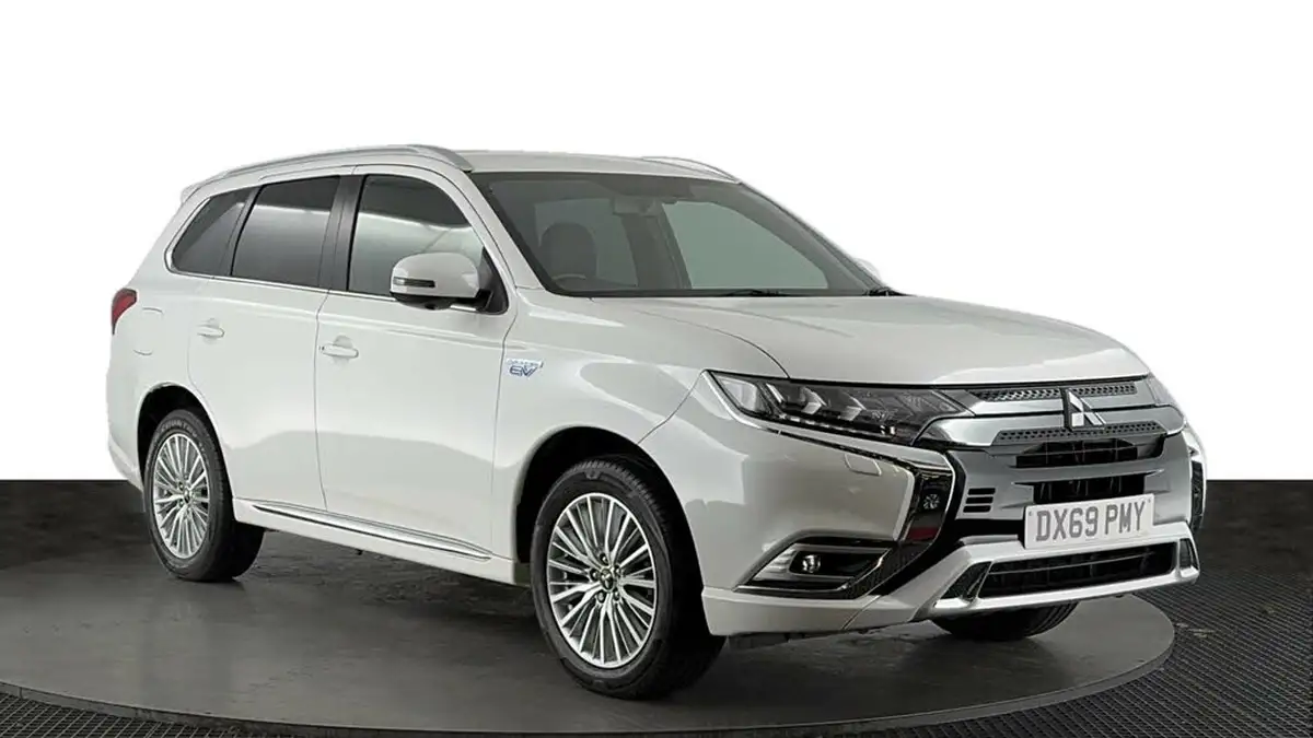 2019-mitsubishi-outlander-24-4h-phev-big-1