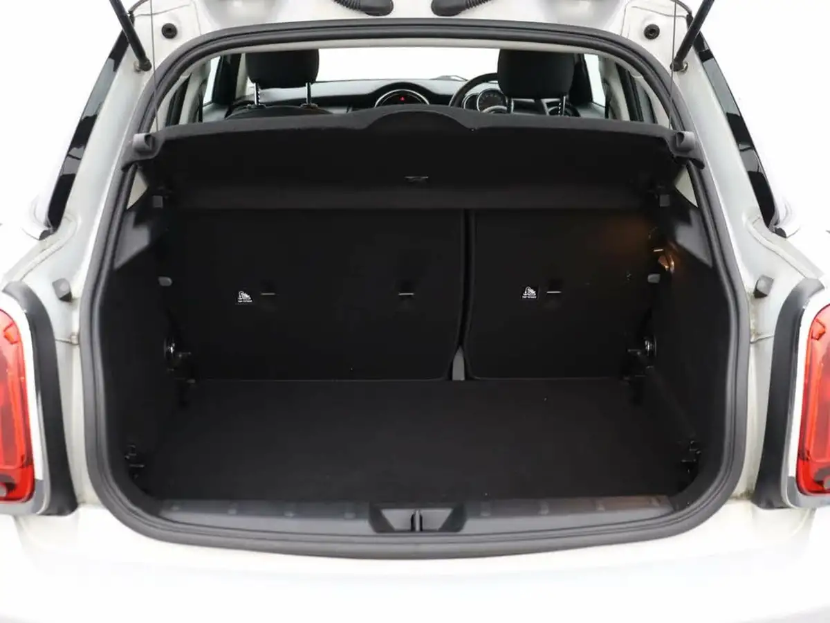 2019-mini-cooper-15-cooper-classic-hatchback-5d-big-16