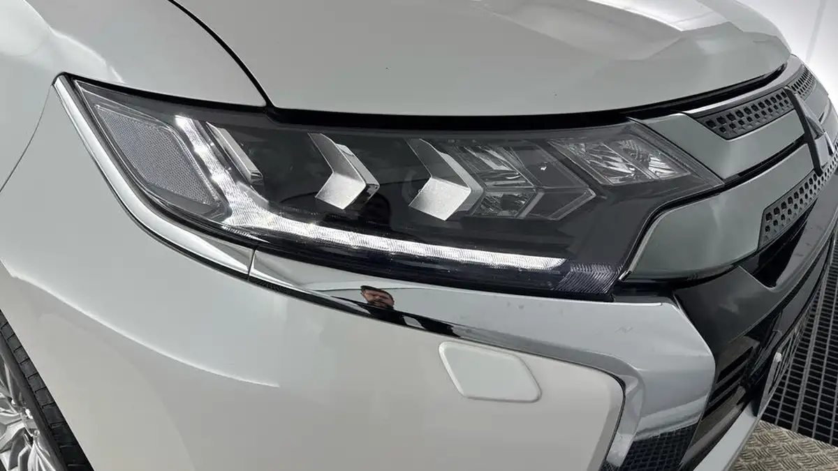 2019-mitsubishi-outlander-24-4h-phev-big-25