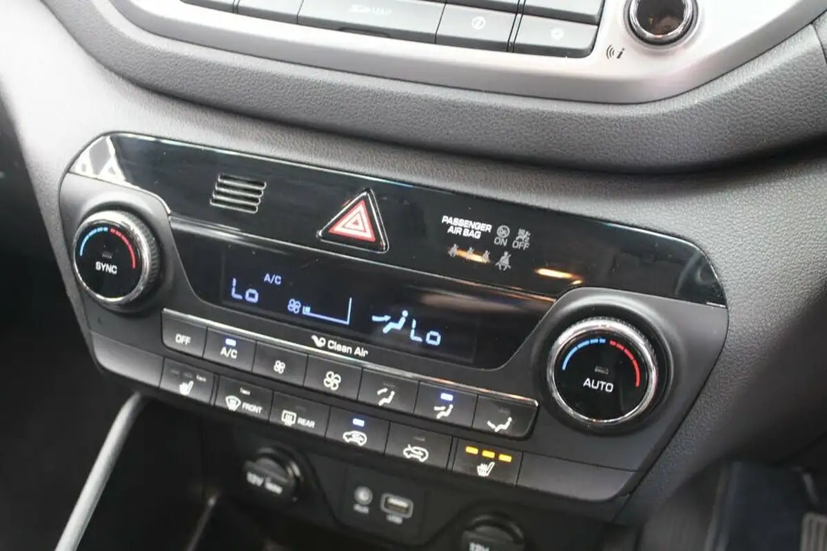 2017-hyundai-tucson-17crdi-blue-drive-se-nav-116ps-big-29