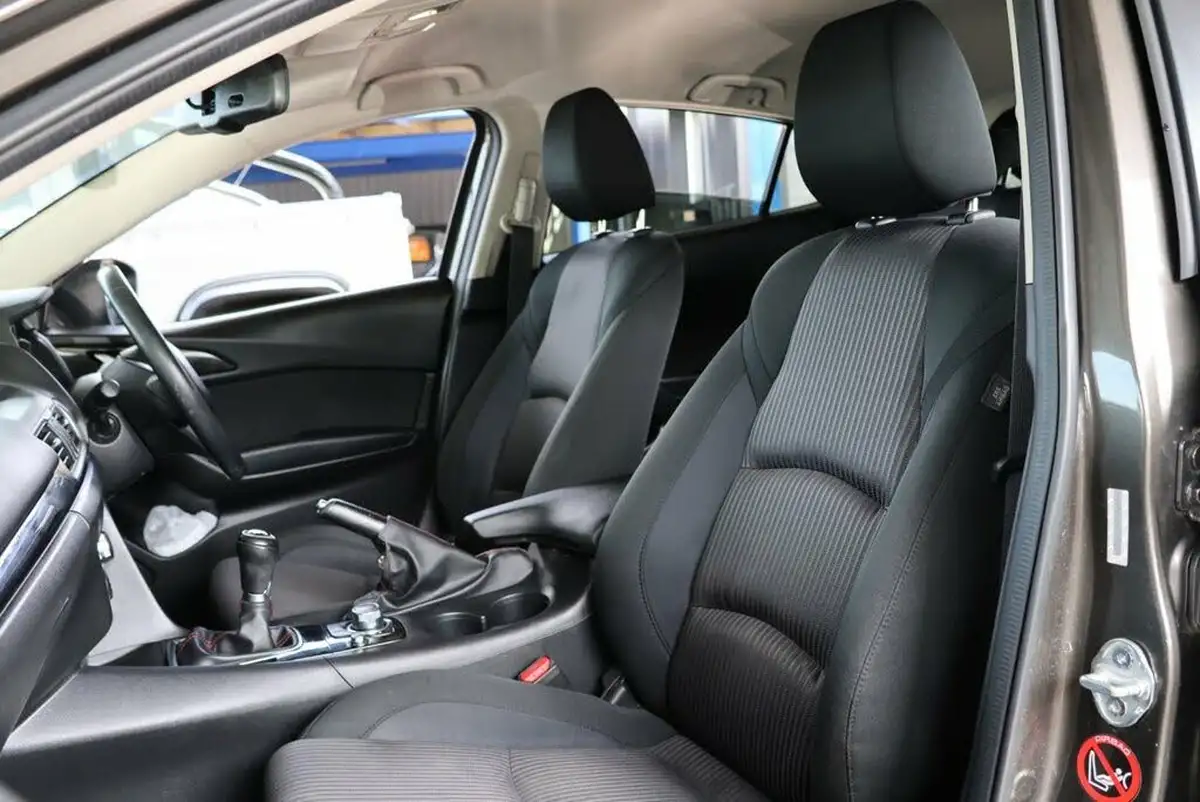 2014-mazda-mazda3-20-se-l-nav-hatchback-5d-big-8