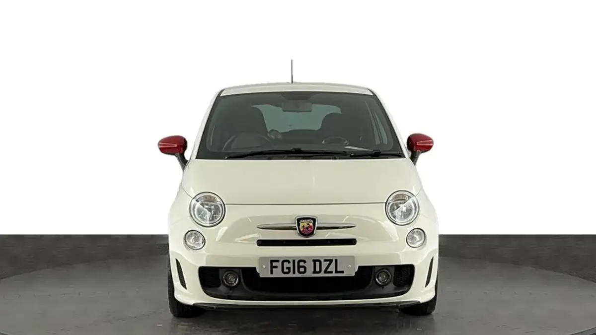 2016-abarth-500-14-tjet-595-yamaha-factory-racing-big-7