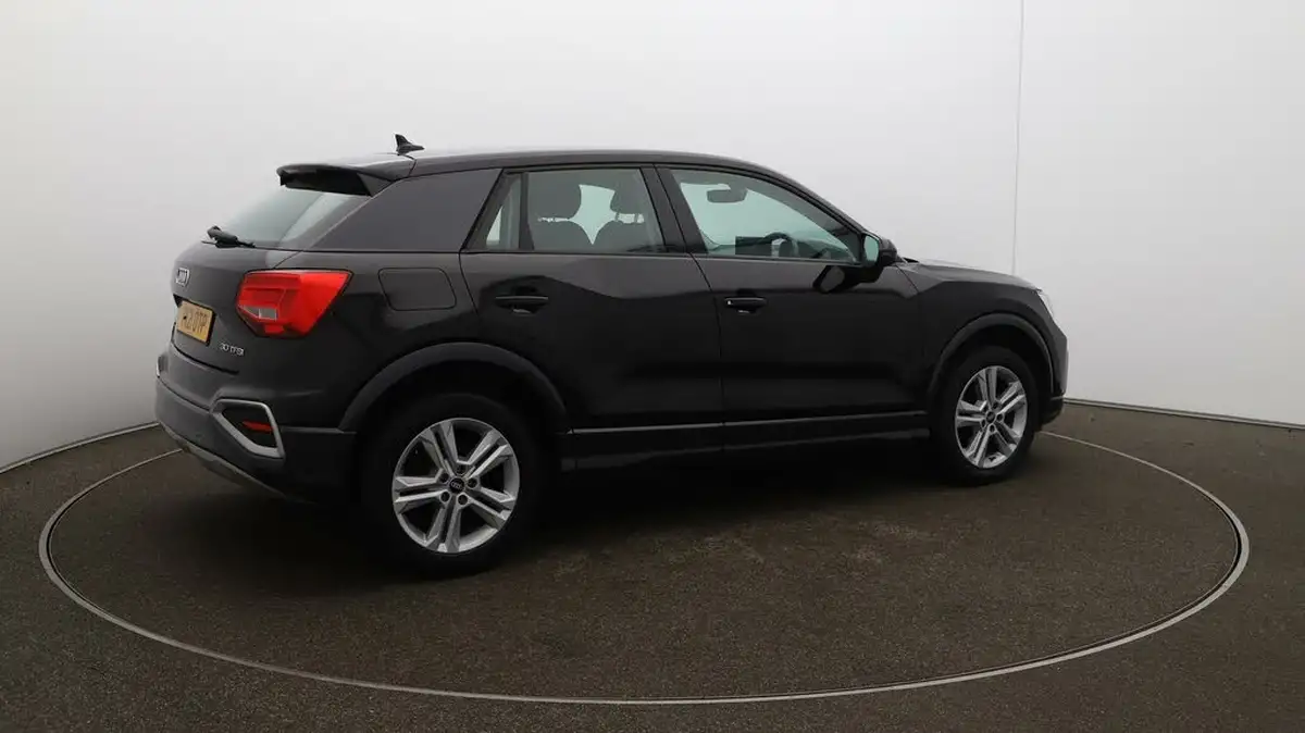 2021-audi-q2-10-30-tfsi-sport-big-50
