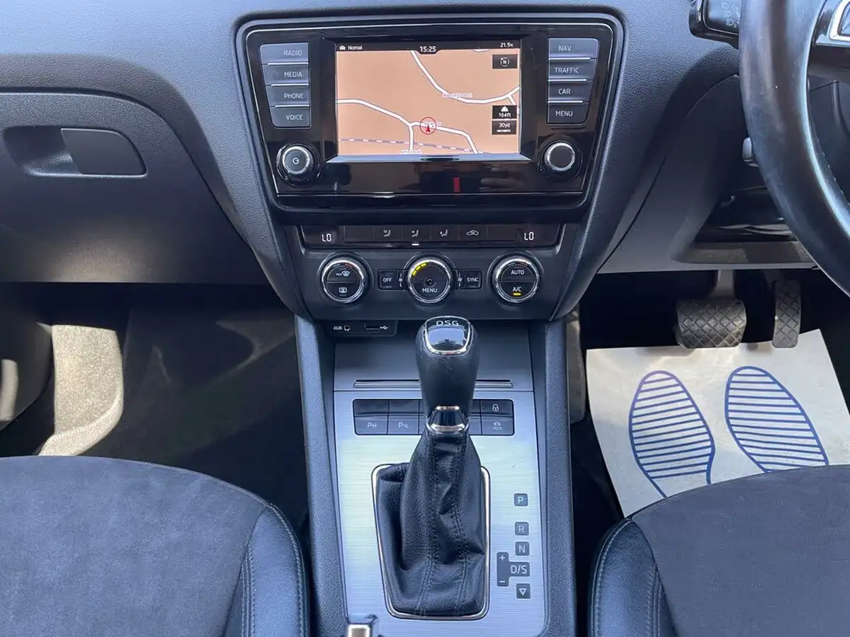 2015-skoda-octavia-14-tsi-se-l-hatchback-dsg-big-43