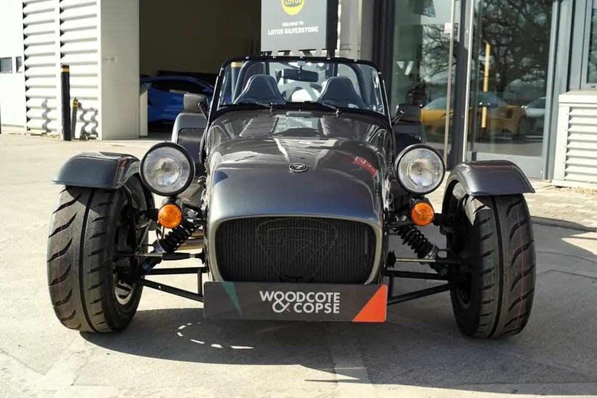 2016-caterham-seven-big-15