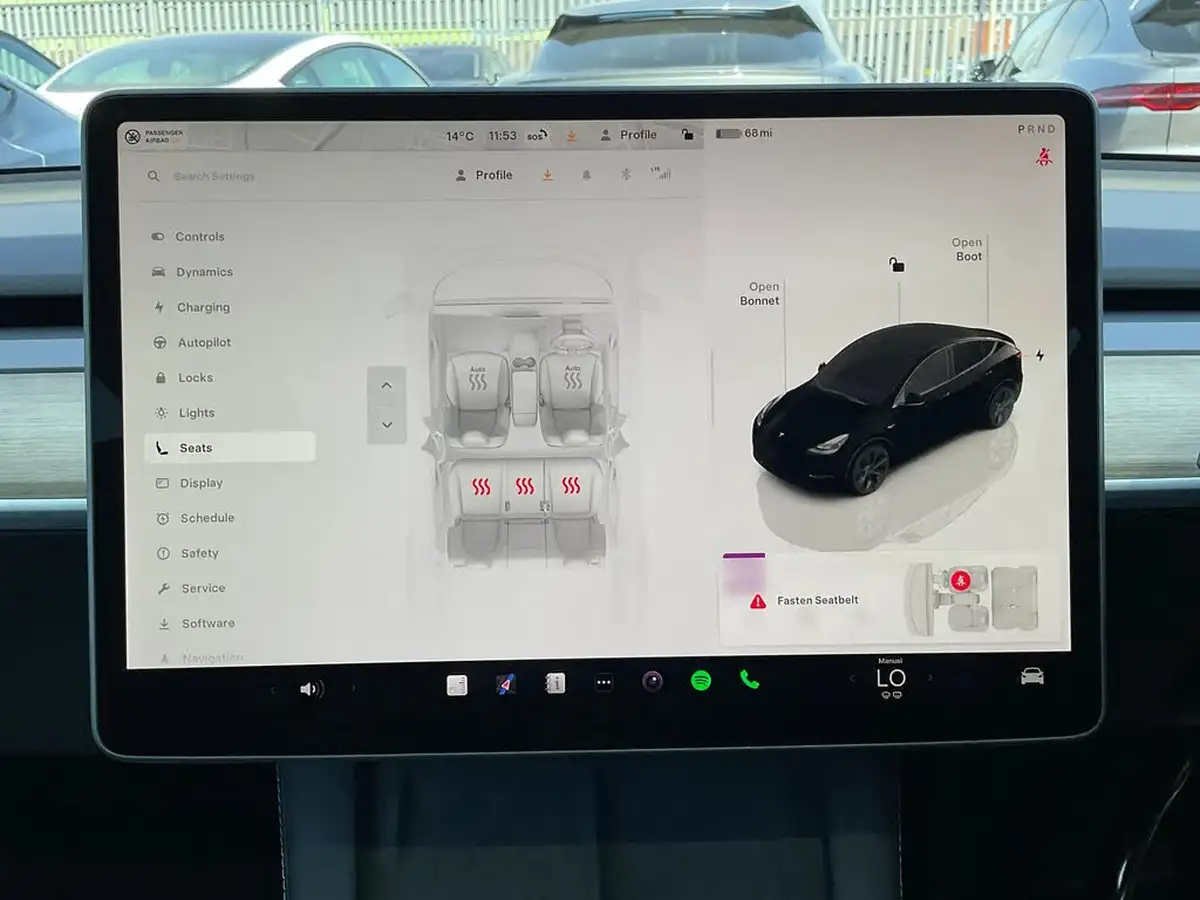 2022-tesla-model-y-e-long-range-big-25