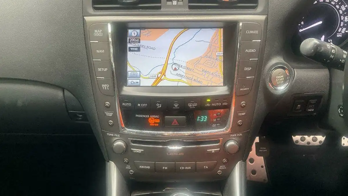 2010-lexus-is-250-25-se-l-cabriolet-2d-auto-big-11