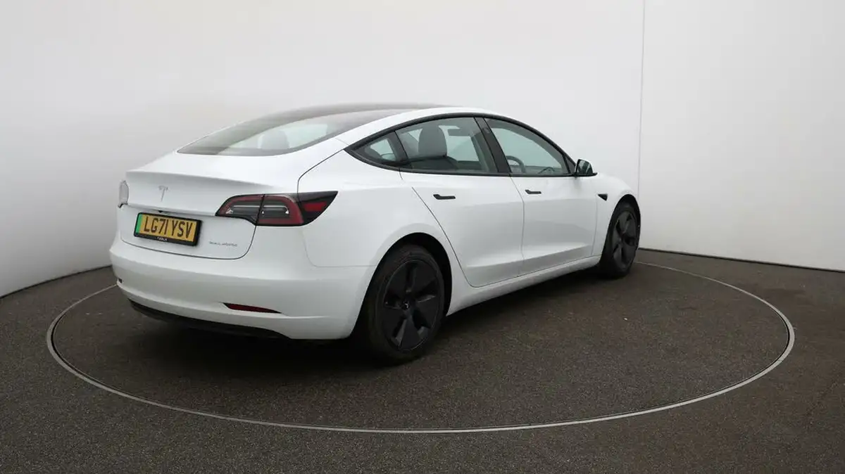 2021-tesla-model-3-e-long-range-awd-big-7