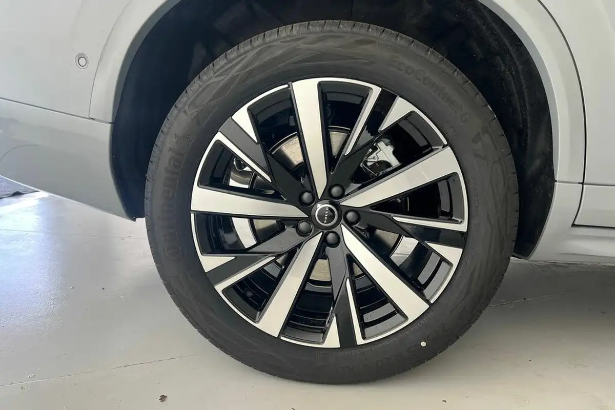 2025-volvo-xc90-20-b5-plus-big-22
