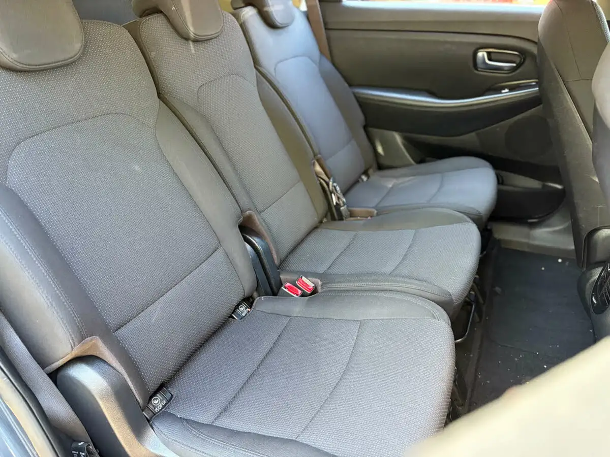 2014-kia-carens-17-crdi-2-114bhp-isg-big-38