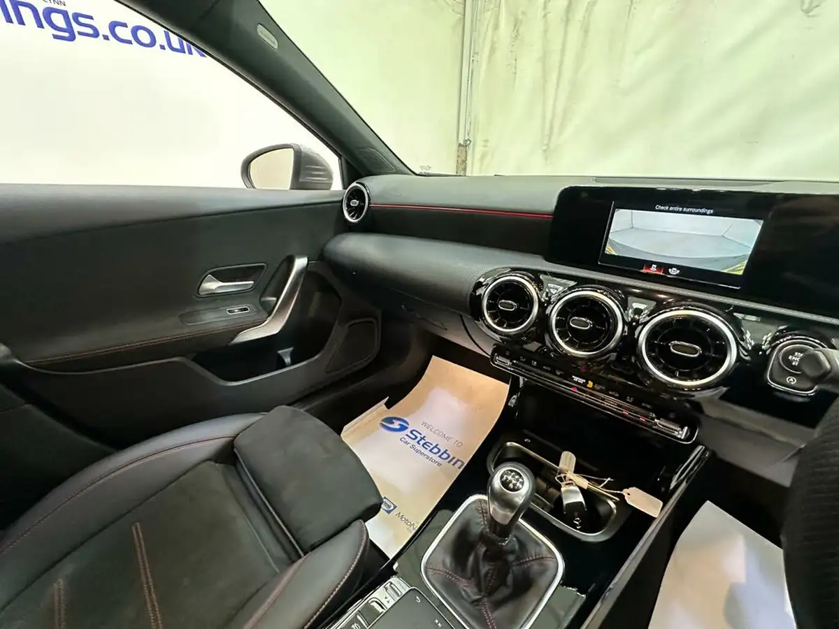 2020-mercedes-benz-a-class-13-a200-amg-line-hatchback-5d-big-14