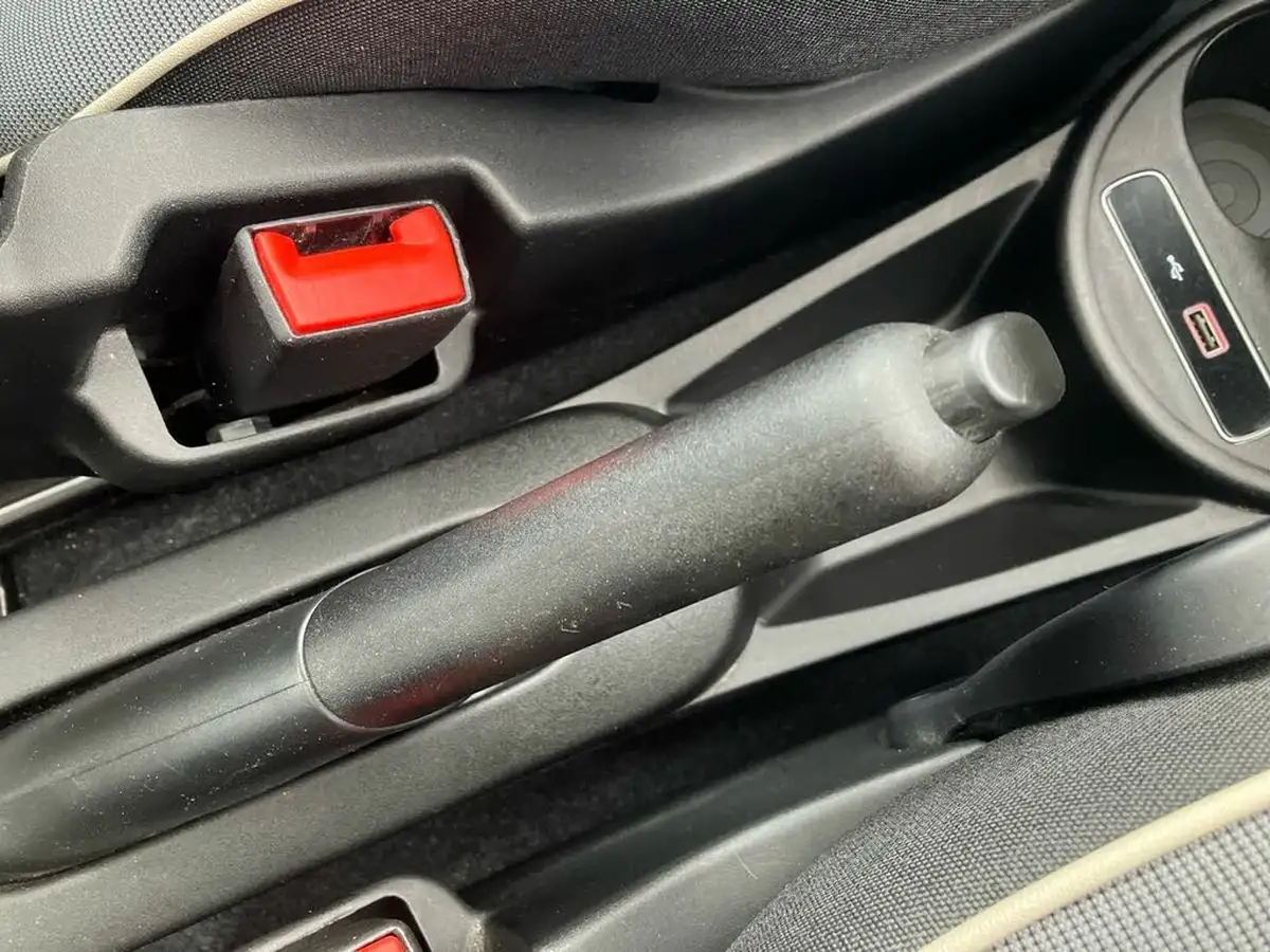 2019-fiat-500-12-lounge-ss-big-42