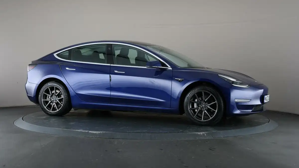 2020-tesla-model-3-e-long-range-big-56