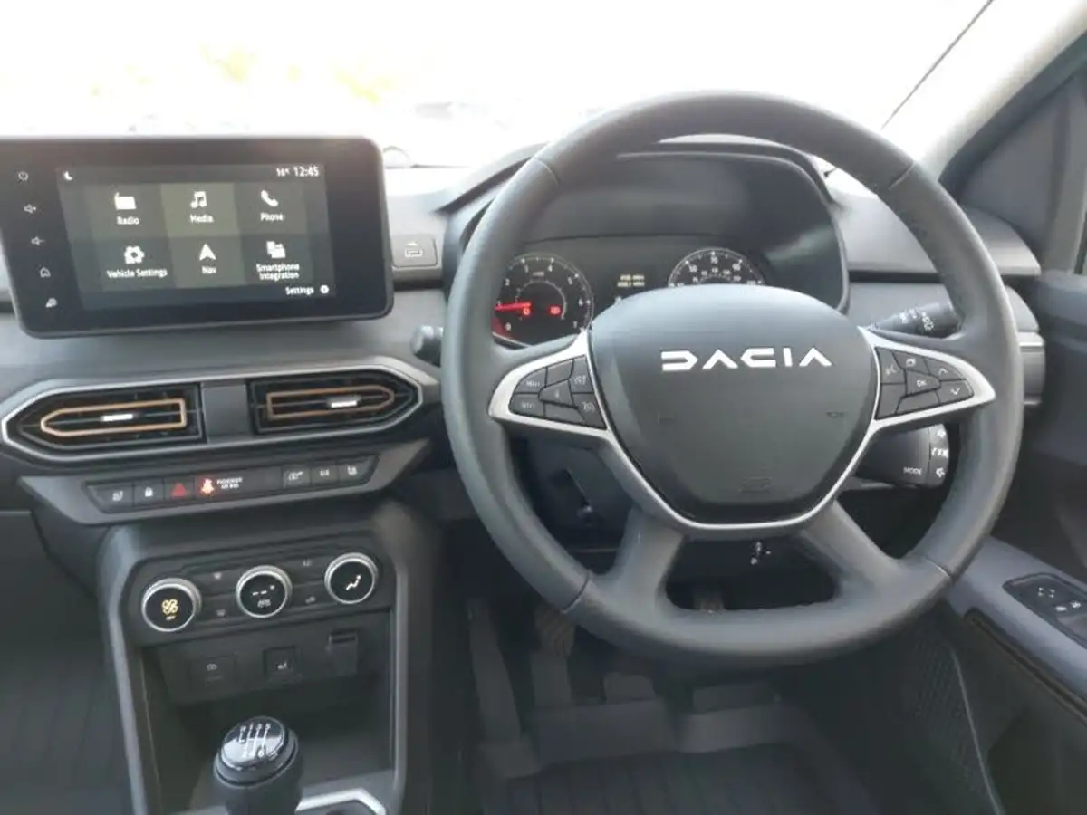 2024-dacia-sandero-stepway-10-tce-extreme-100bhp-bi-fuel-big-6