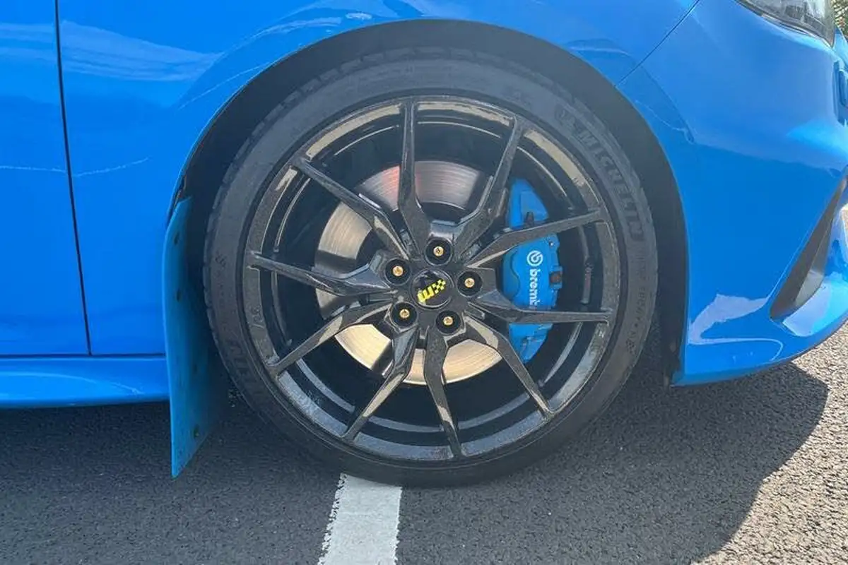 2016-ford-focus-23-rs-big-10