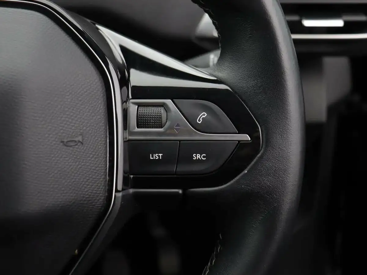 2022-peugeot-3008-suv-12-puretech-allure-big-24