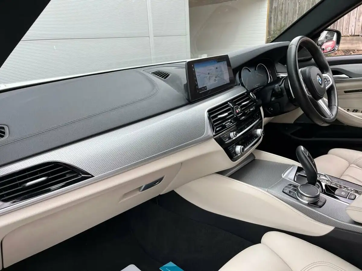 2017-bmw-5-series-30-540i-m-sport-saloon-4d-big-20