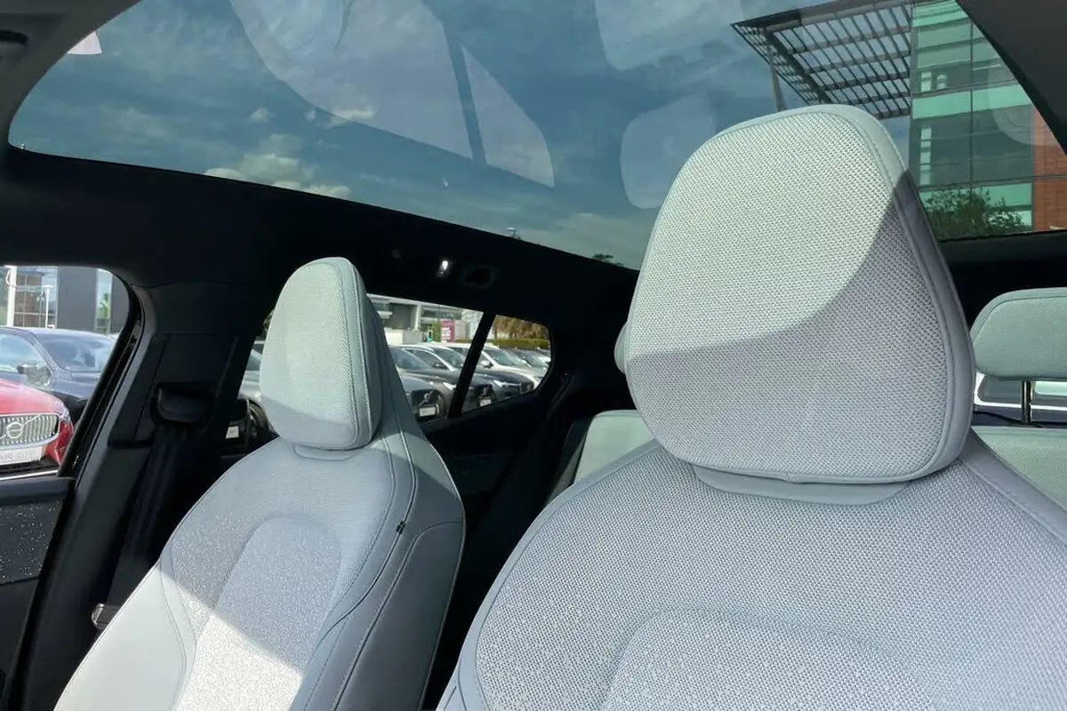 2025-volvo-ex30-e-single-motor-ultra-big-27
