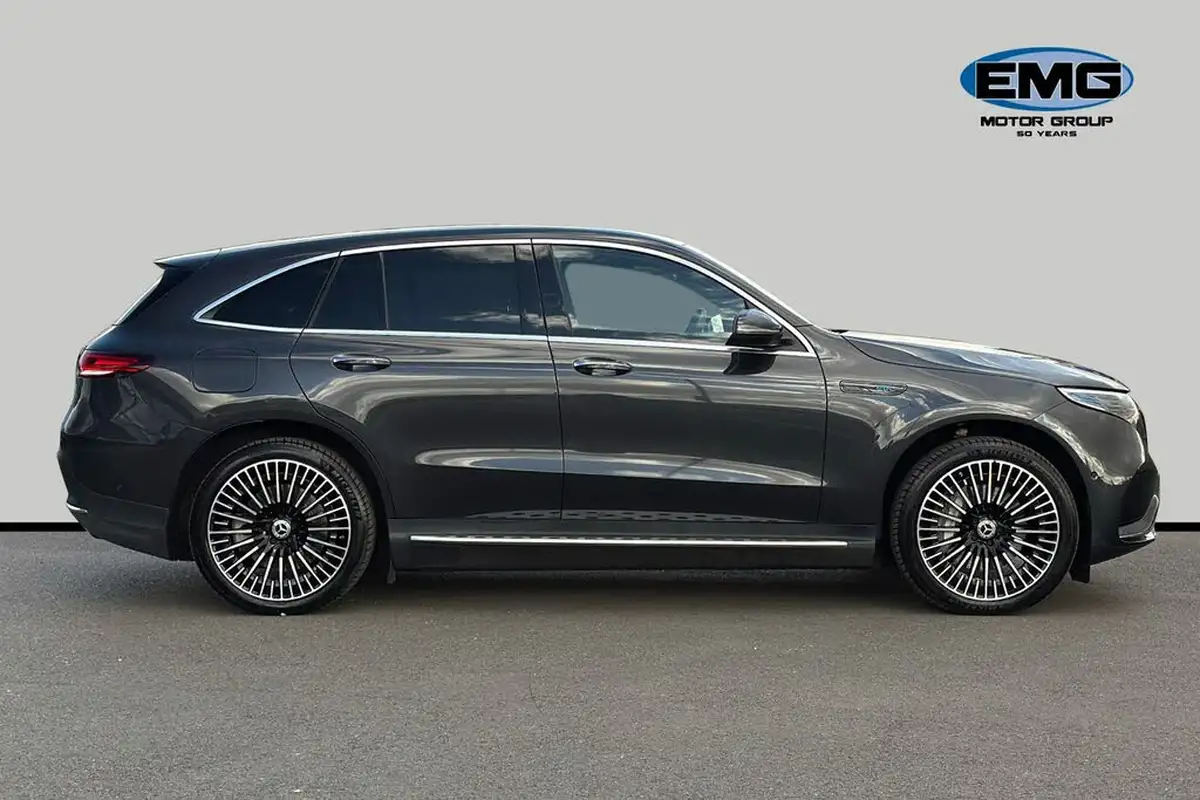 2022-mercedes-benz-eqc-e-eqc-400-amg-line-premium-big-3