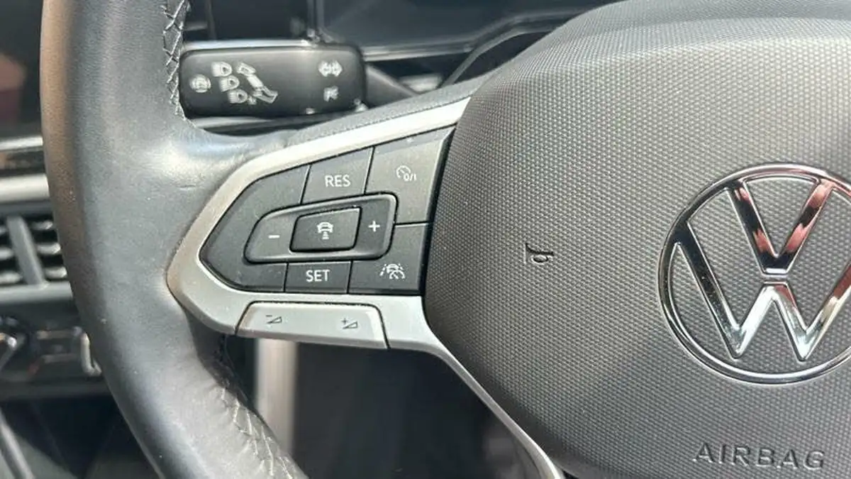 2022-volkswagen-polo-10-tsi-life-big-25