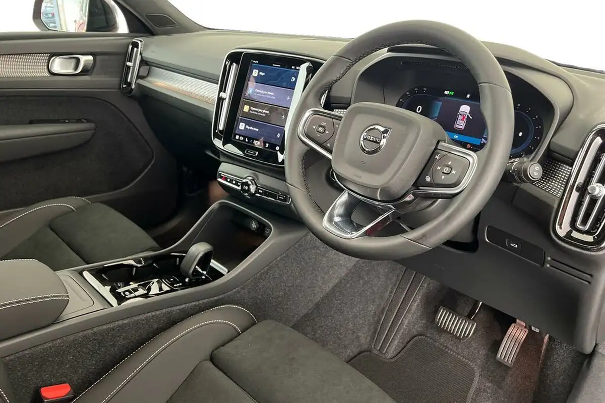 2024-volvo-xc40-20-b3-plus-big-9