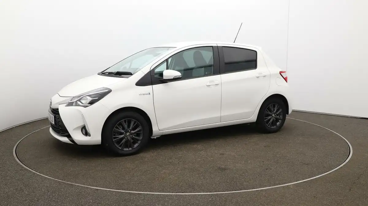 2020-toyota-yaris-15-vvt-i-icon-98bhp-hybrid-1497cc-e-cvt-big-65