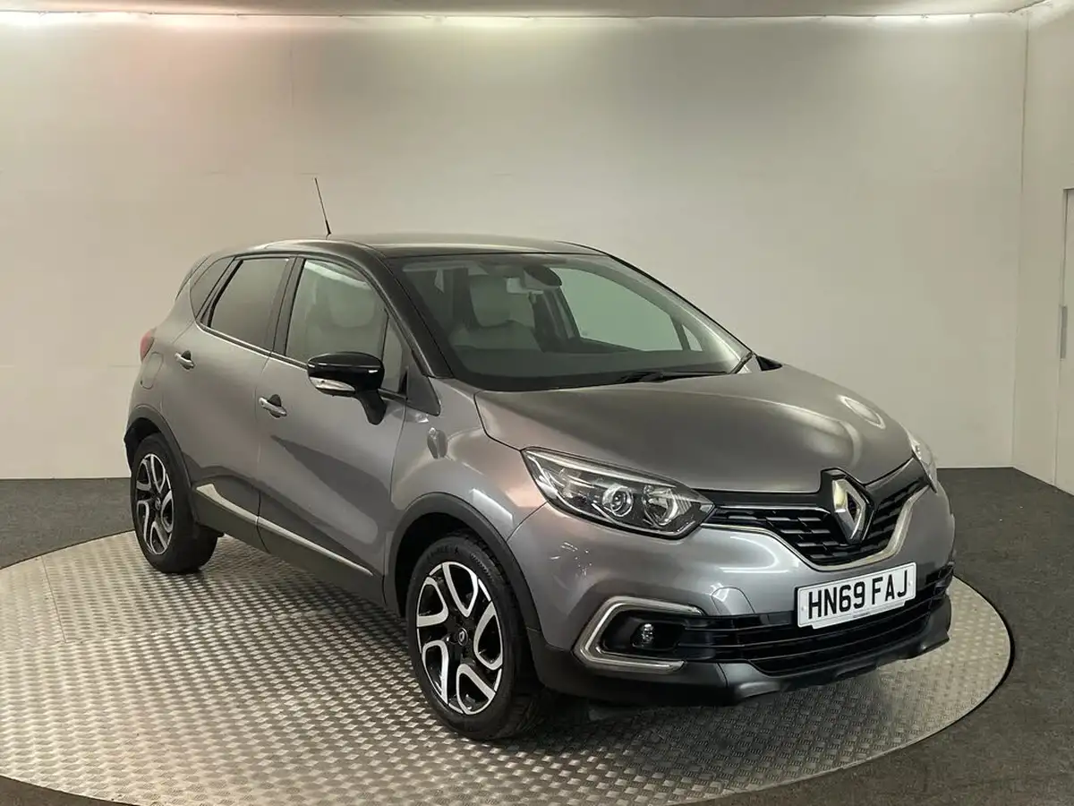 2019-renault-captur-09-tce-iconic-big-0