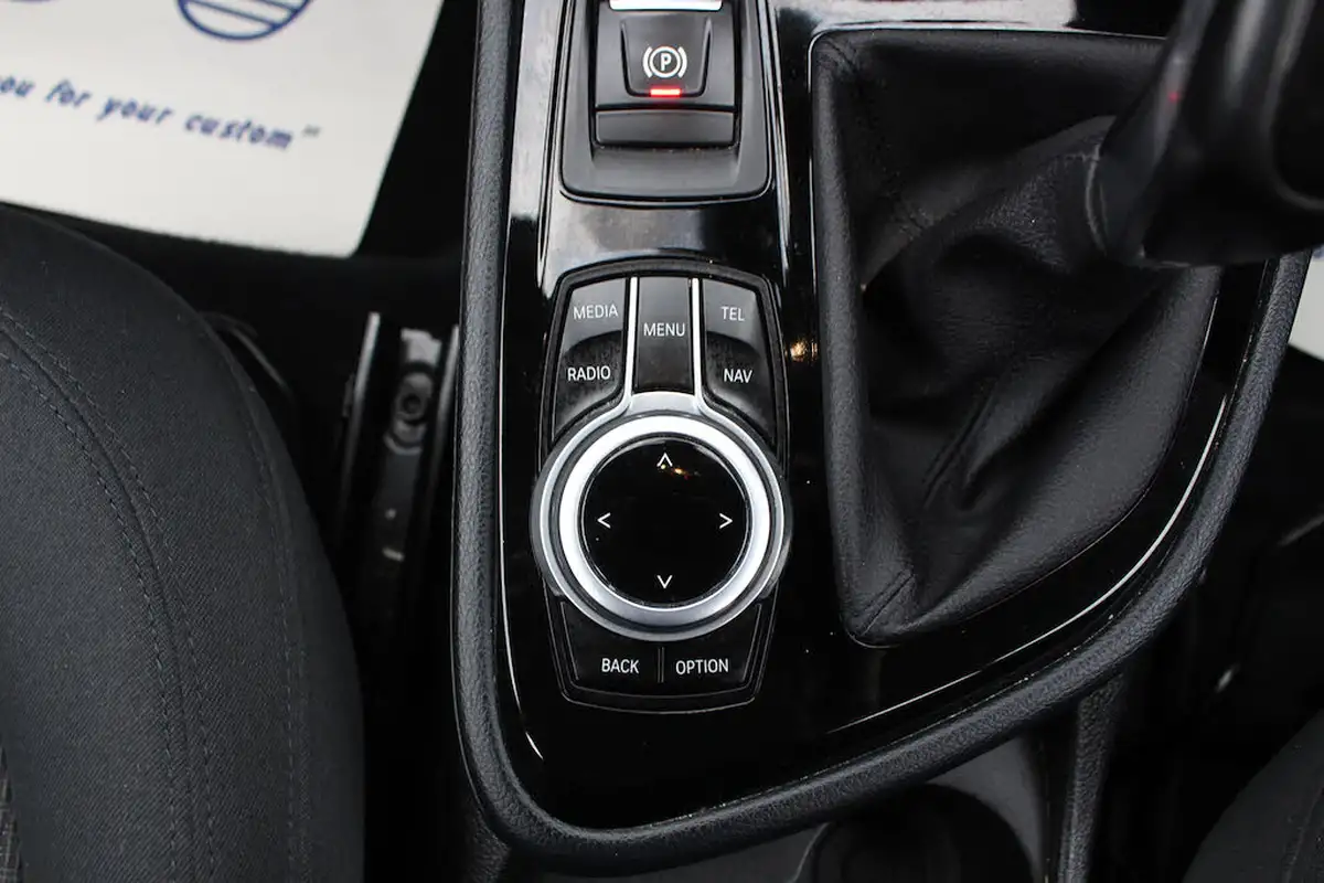 2016-bmw-2-series-15-218i-se-active-tourer-5d-big-25