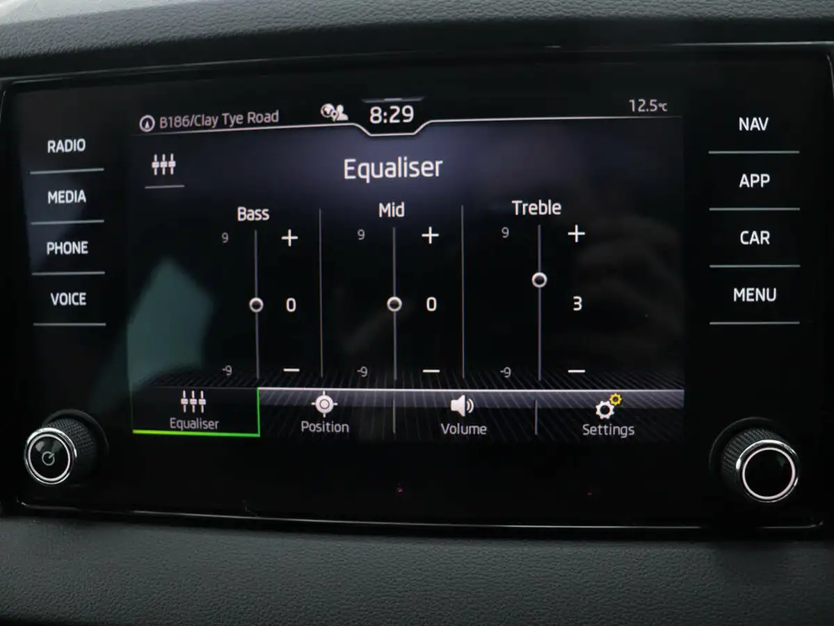 2023-skoda-karoq-15-tsi-se-drive-dsg-big-22