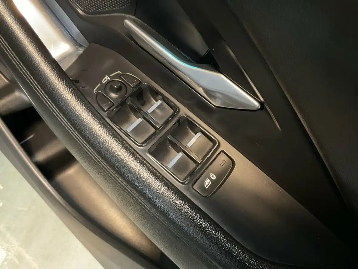 2018-jaguar-e-pace-20-i4d-s-ss-big-32