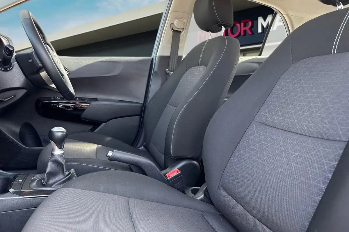2021-kia-picanto-10-2-big-15