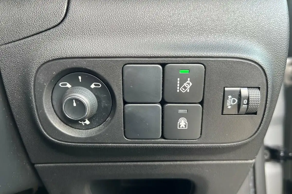 2018-citroen-c3-12-puretech-feel-82ps-big-13