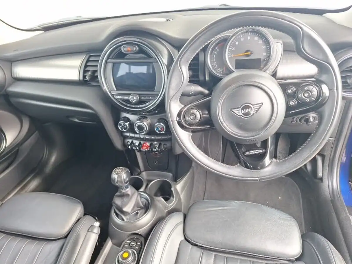 2020-mini-cooper-15-cooper-exclusive-hatchback-3d-big-6