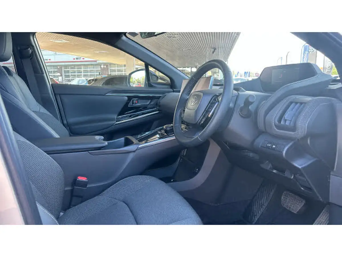 2024-toyota-bz4x-e-motion-201bhp-11kw-obc-big-10