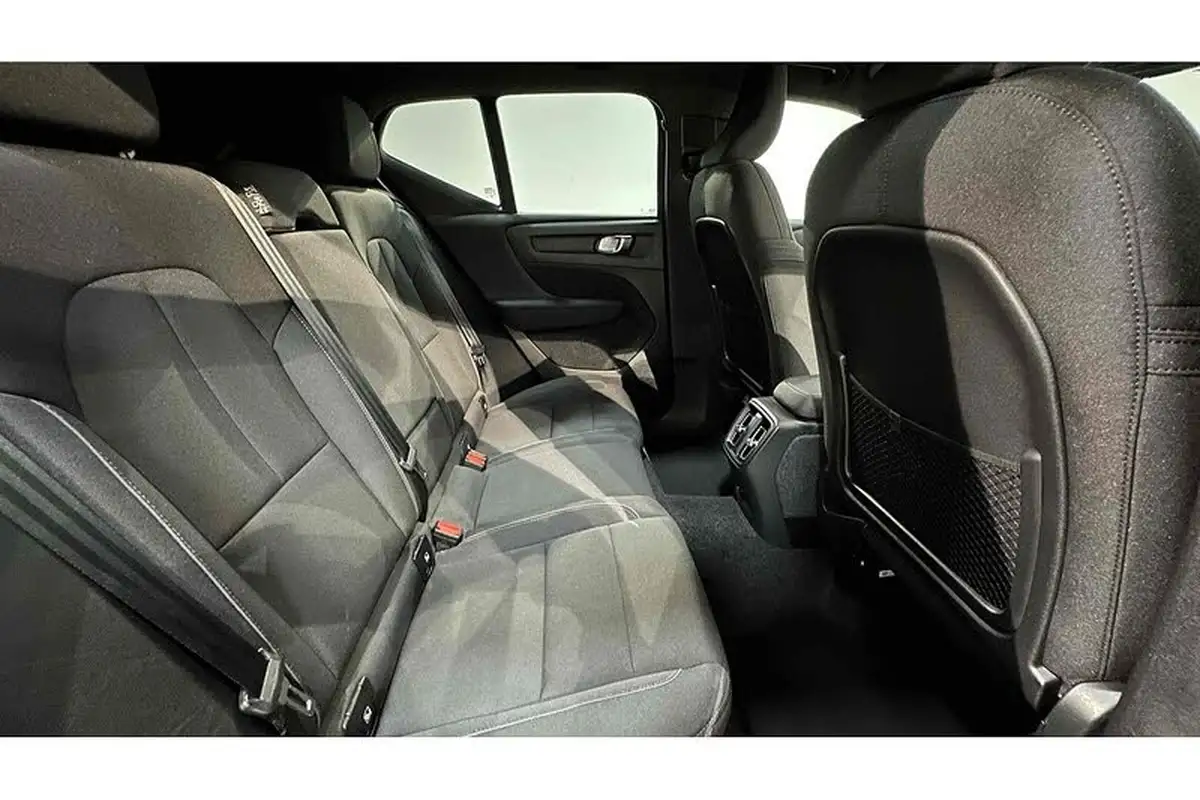 2023-volvo-xc40-e-twin-recharge-core-big-21