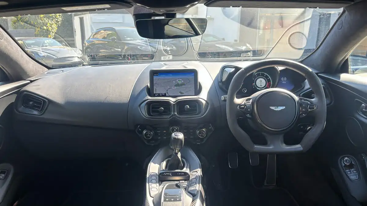 2020-aston-martin-vantage-40-v8-vantage-amr-hero-big-9