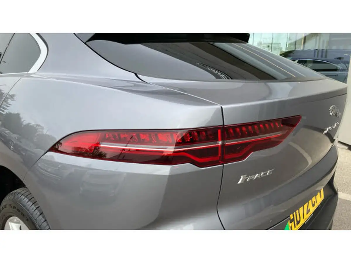 2023-jaguar-i-pace-ev400-se-big-18