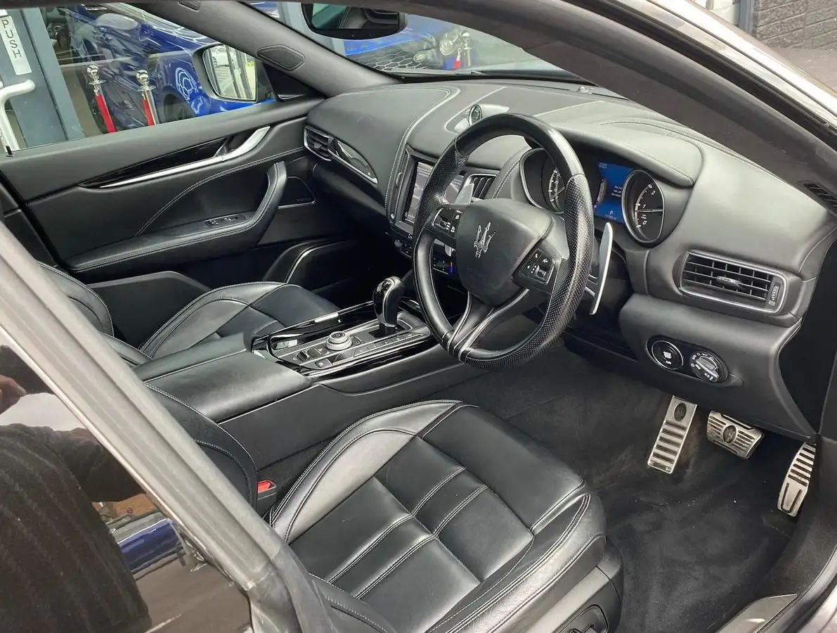 2018-maserati-levante-30td-gransport-nerissimo-edition-big-27