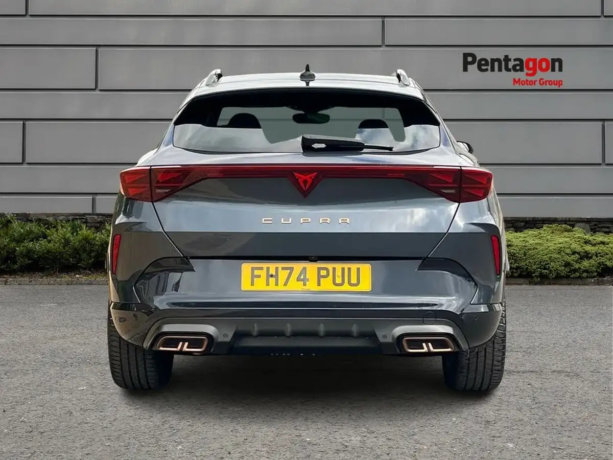 2025-cupra-formentor-15-e-hybrid-vz1-big-14