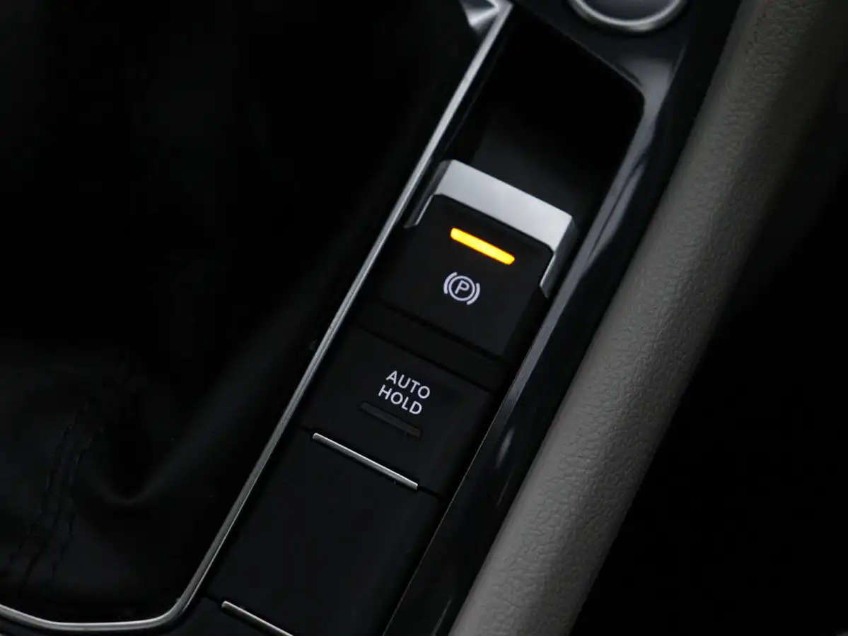 2021-volkswagen-tiguan-20-tsi-elegance-big-26
