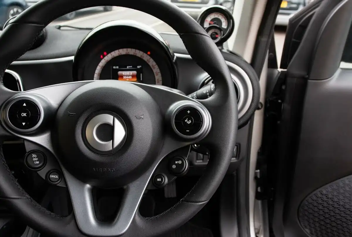 2016-smart-fortwo-10-prime-71bhp-ss-coupe-twinamic-big-19