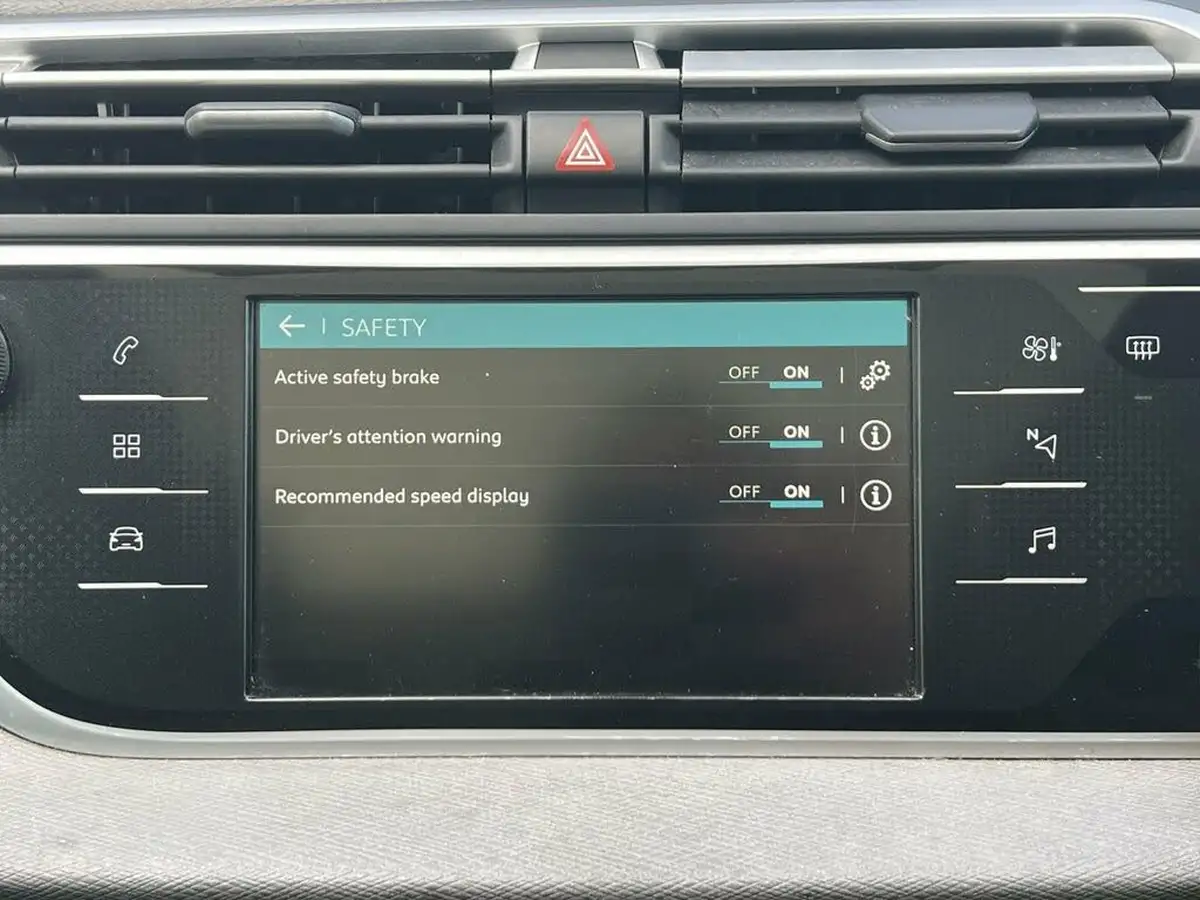 2018-citroen-grand-c4-spacetourer-15bluehdi-flair-big-55