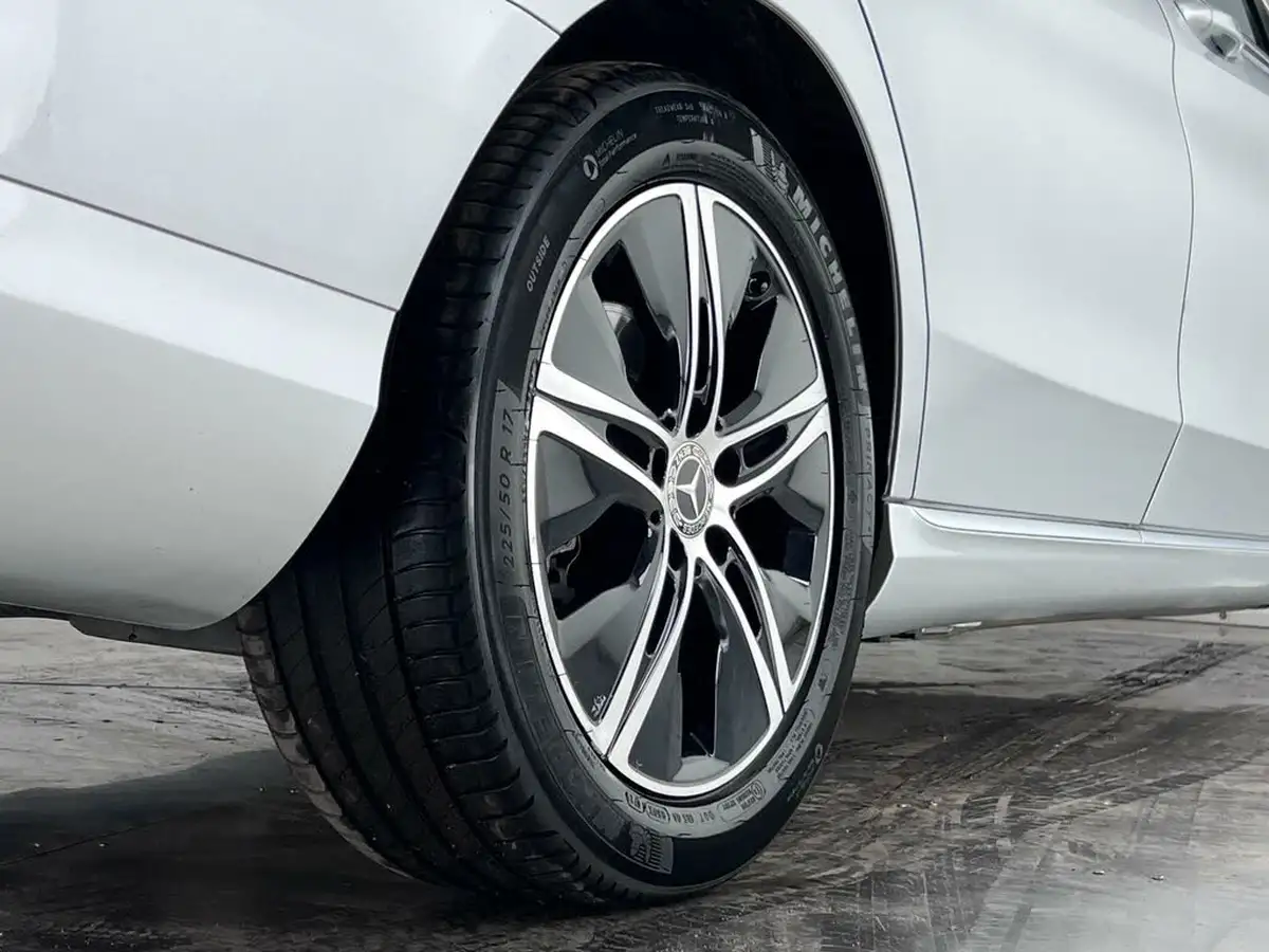 2019-mercedes-benz-c-class-20-c300-sport-premiumss-saloon-4d-big-7