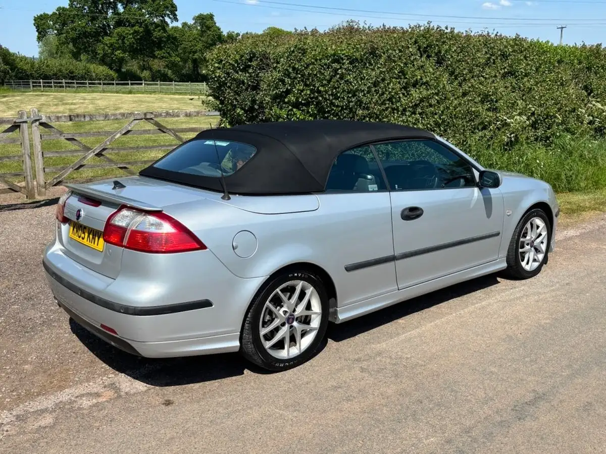 2005-saab-9-3-20-aero-convertible-2d-auto-big-9
