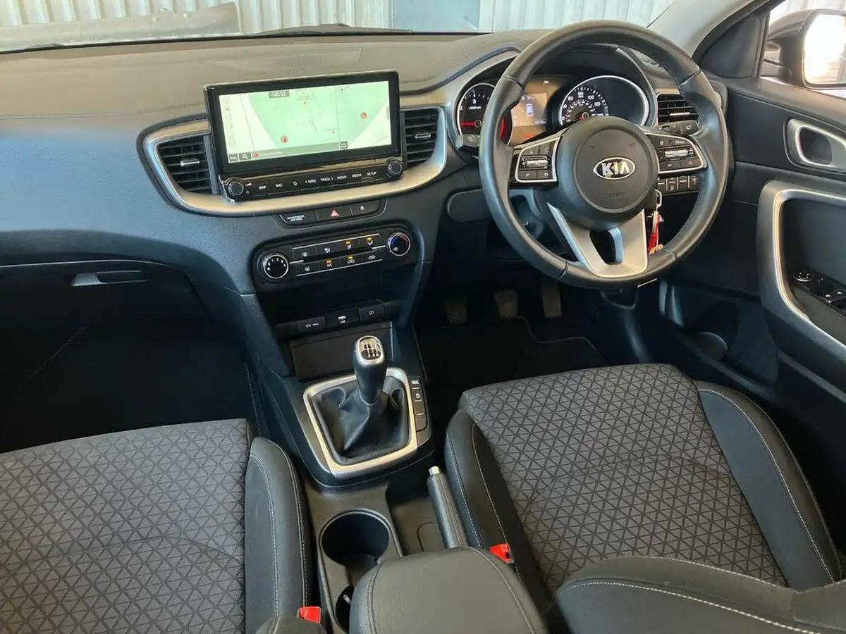 2021-kia-ceed-16crdi-2-nav-134bhp-48v-mhev-hatchback-big-37